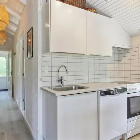 Weland - 800m From The Sea By Interhome *